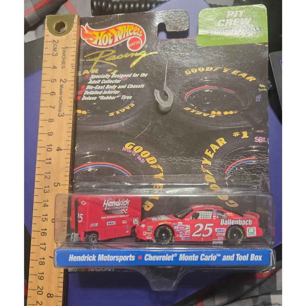 Wally Dallenbach #25 Hendrick Motorsports Hot Wheels Pit Crew MOC Nascar